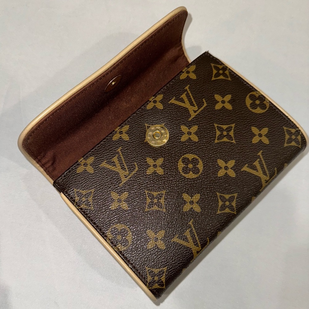 LOUIS VUITTON Monogram Pochette Florentine Waist pouch - Picture 3 of 5